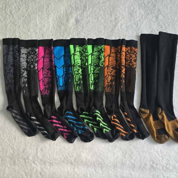 Colorful Patterned COMPRESSION Men's Socks Set - Picture 5 of 6